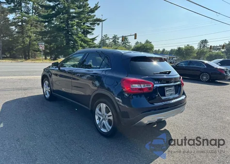 2017 Mercedes-Benz Gla 250 4Matic z USA, uszkodzony, nr VIN WDCTG4GB2HJ287820